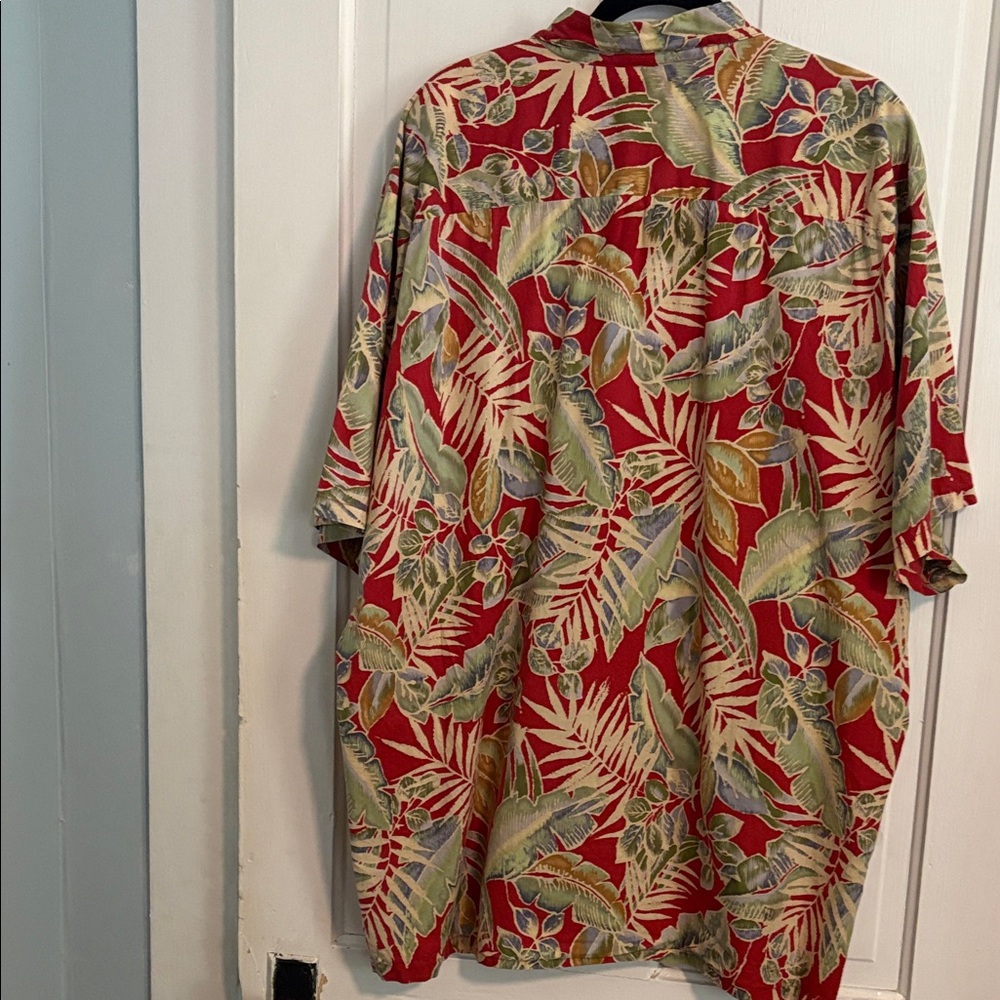 Tori Richard Red and Green Tropical Men's Shirt - Picture 3 of 3